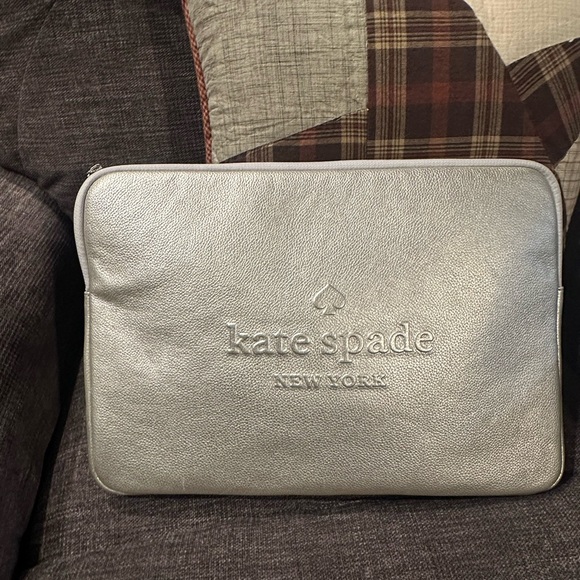 Kate Spade Metallic Silver Laptop Case - Picture 1 of 5